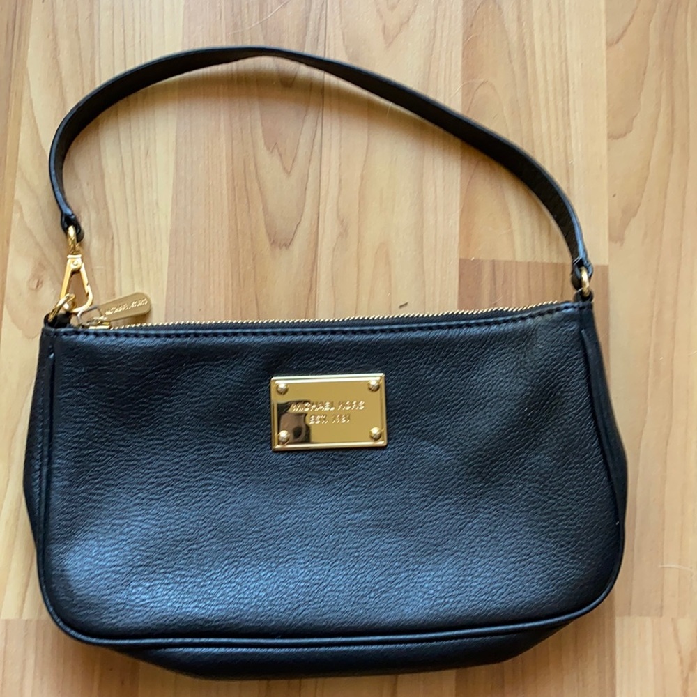 Michael Kors Leather Pochette Accesories